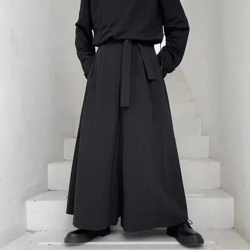 Kón hakama pants for men – tie waist closure detail – front view