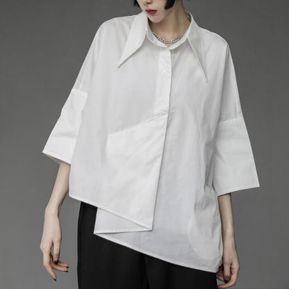 Kón asymmetric oversized shirt in white – irregular hem – front view