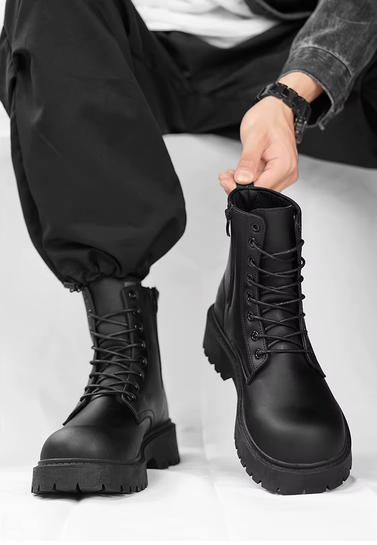 Kón dark avant-garde combat boots – side zip detail – worn view