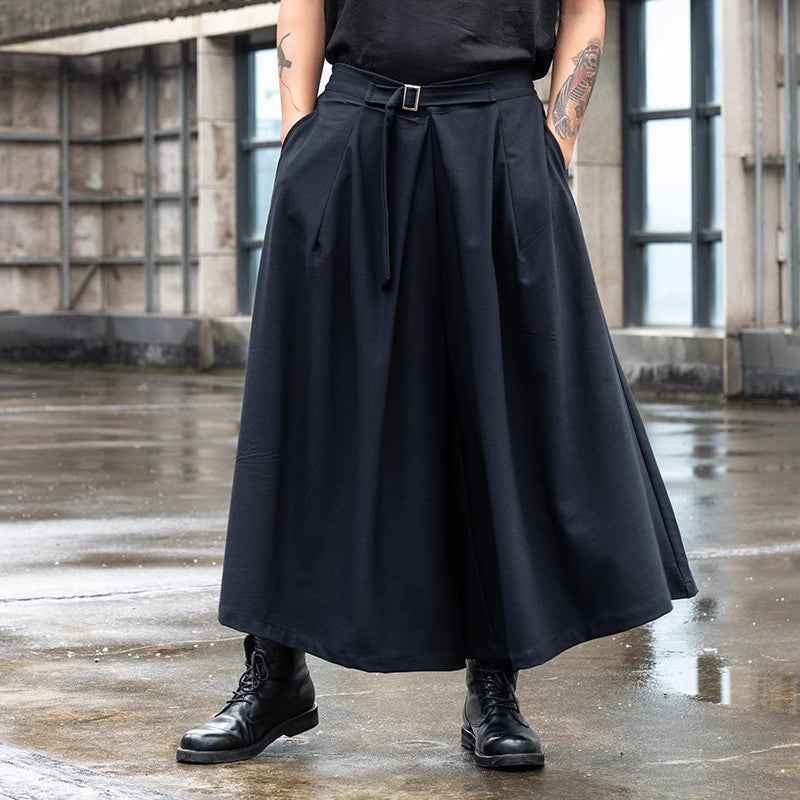 Hakama pants buckle strap detail — Kón