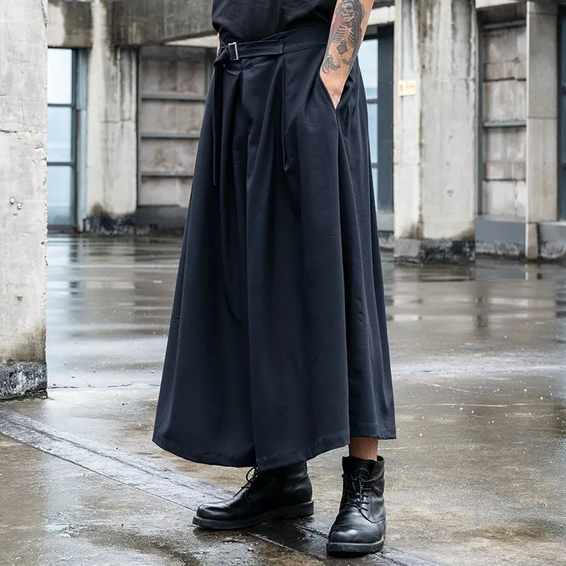 Hakama pants with buckle strap waist – side view – Kón